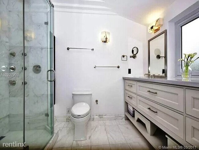 Building Photo - 4 br, 4 bath House - 893 NE 96th St