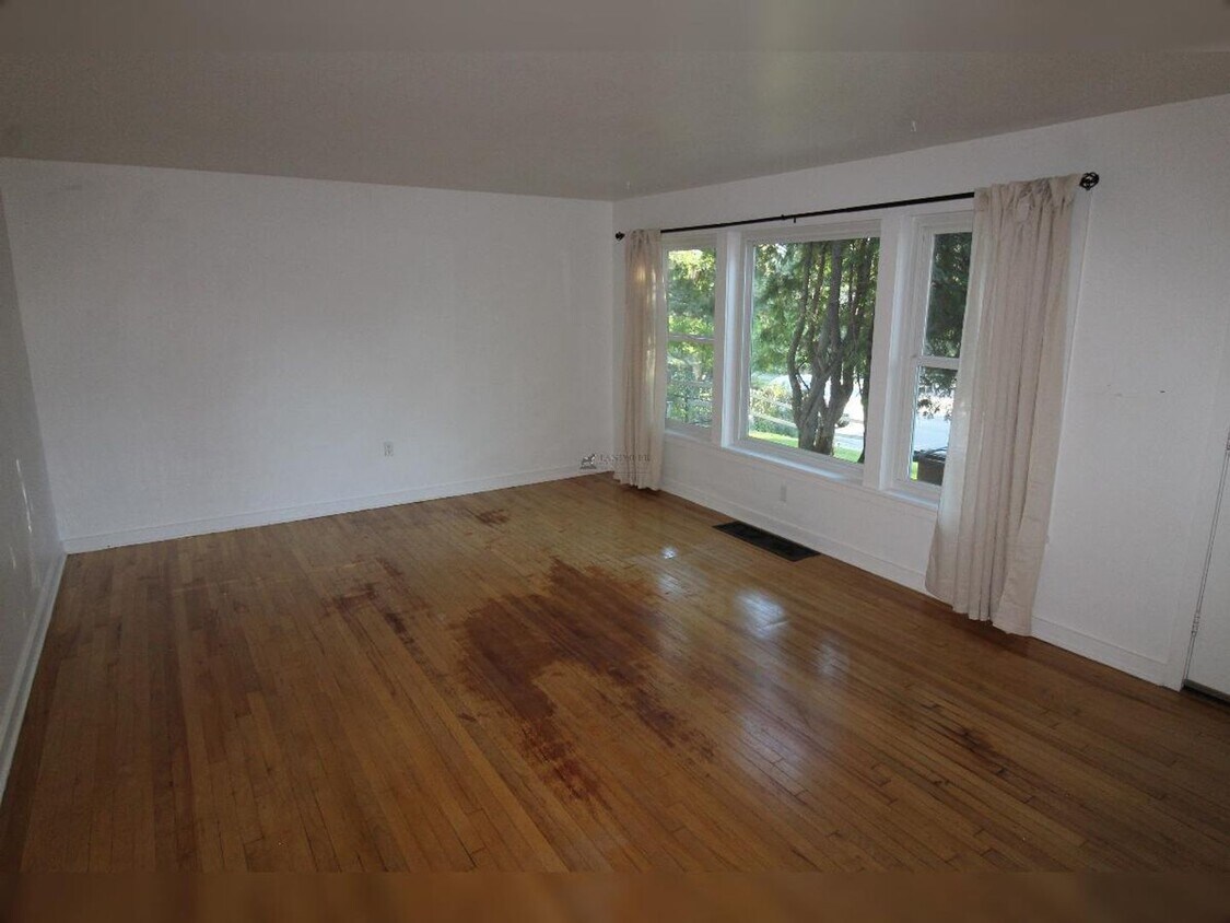 Primary Photo - 2185 44th St Apt C
