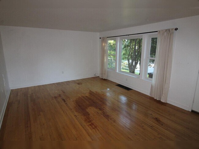 Foto del edificio - 2185 44th St Apt C