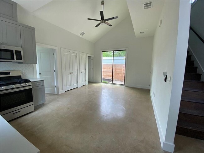 Foto del edificio - 6505 Grover Ave