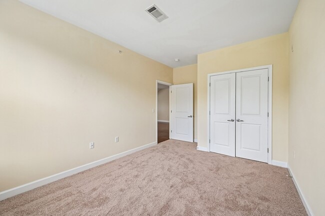 Foto del edificio - Burgess Mill Station Apartments