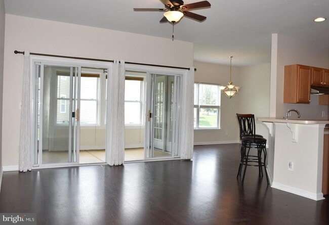 Building Photo - 121 Barksdale Ct