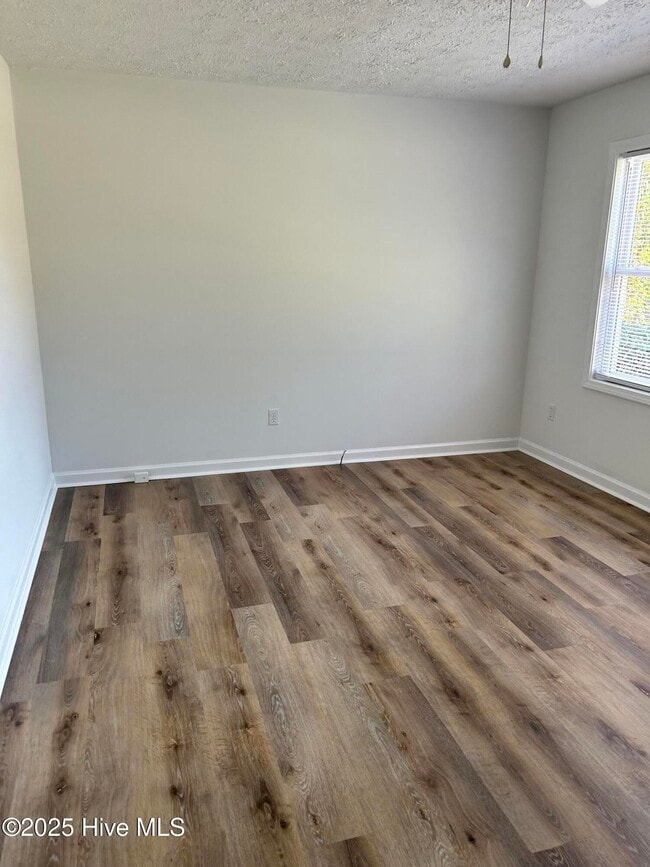 Building Photo - 153 Graystone Rd