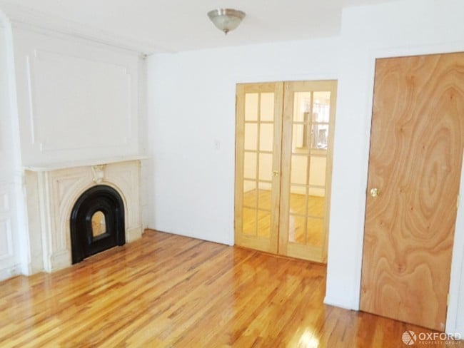 Building Photo - 140 Saint James Place