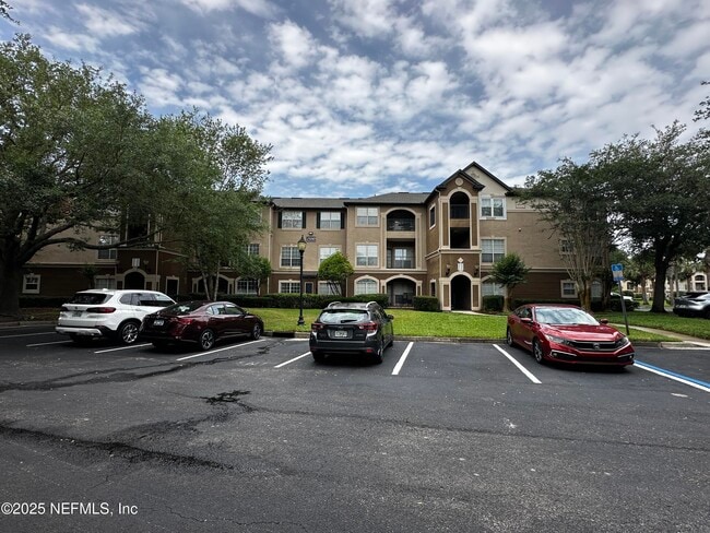 Building Photo - 10961 Burnt Mill Rd