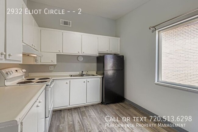 Foto del edificio - 2932 Eliot Cir