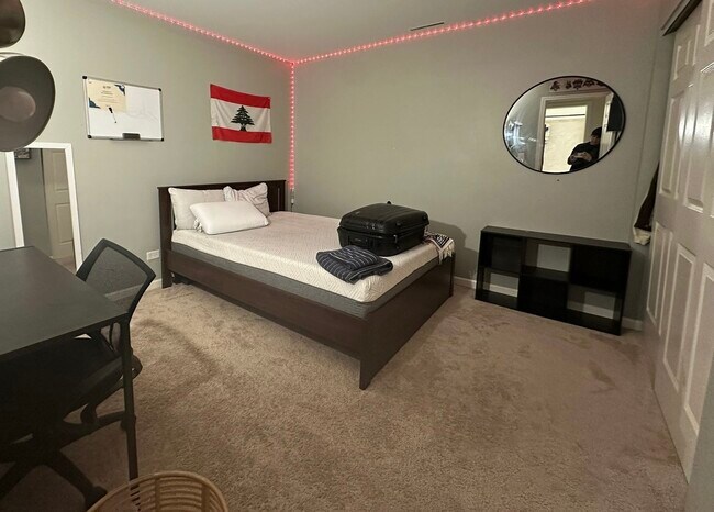 Foto del edificio - 2495 Boxwood Ln