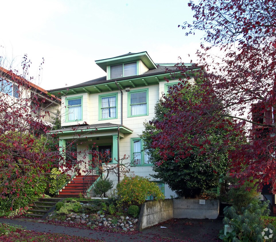 Building Photo - 4210 12th Ave NE