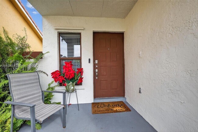 Foto del edificio - 5571 NW 188th St