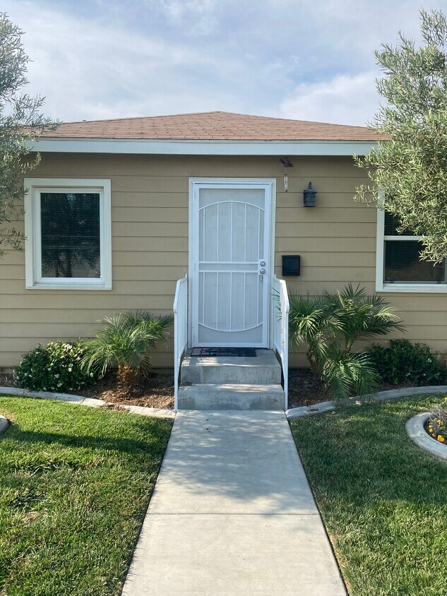 Foto principal - 7835 8th St