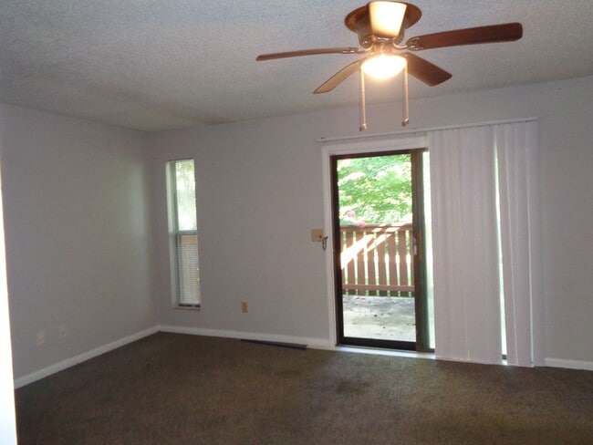 Building Photo - Heather Hills-Townhouse For Rent