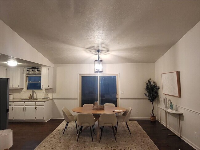 Foto del edificio - 3992 Joshua Ln