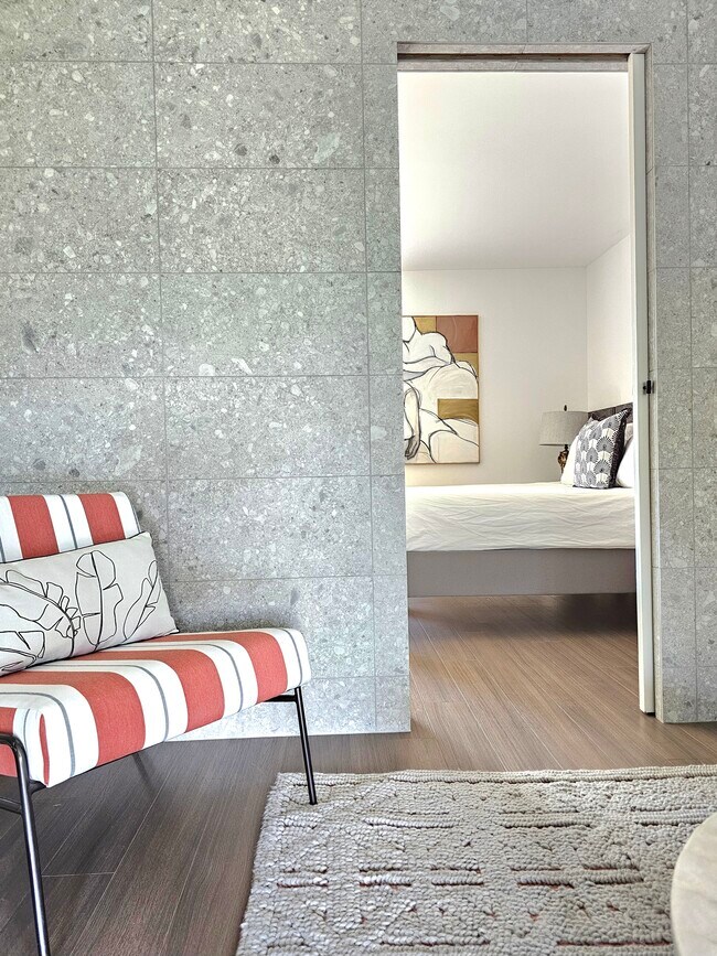 Foto del edificio - 1579 Sunflower Ct N
