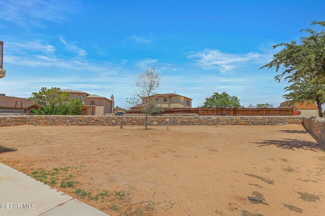 Building Photo - 14180 Robert Ituarte Dr