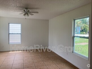 Building Photo - 908 69th Ave W