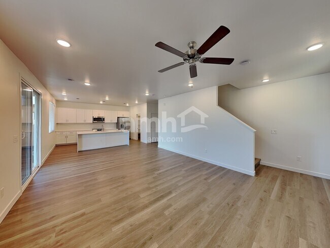 Foto del edificio - 9742 W Luxton Ln