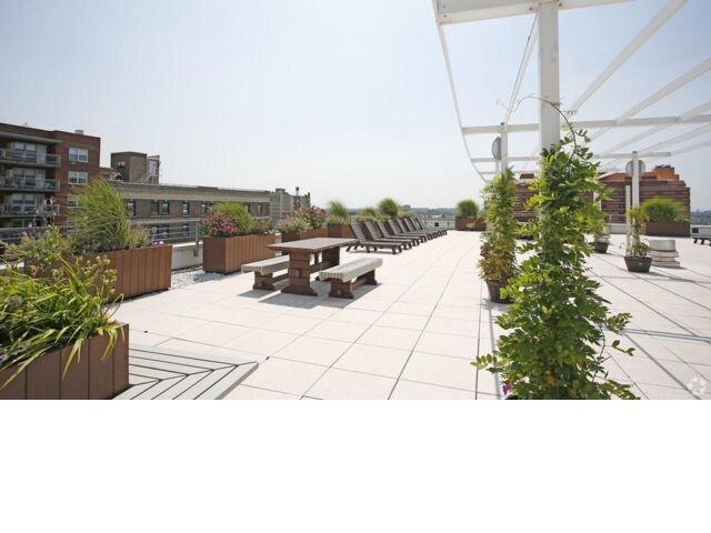 Building Photo - 153-50 89th Ave