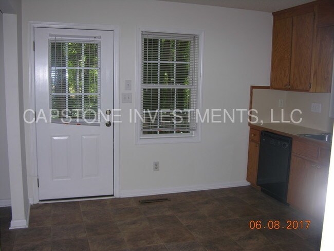 Building Photo - 507 W 22nd St