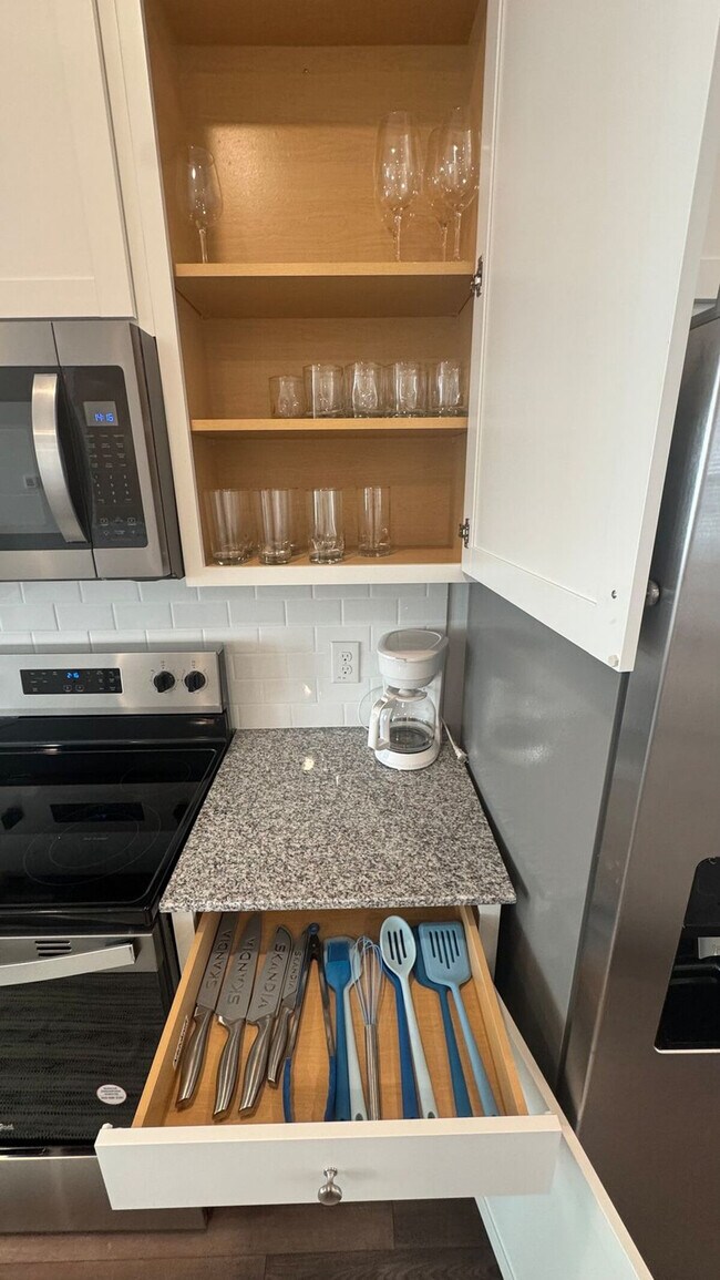 Foto del edificio - 145 Roxanne Dr