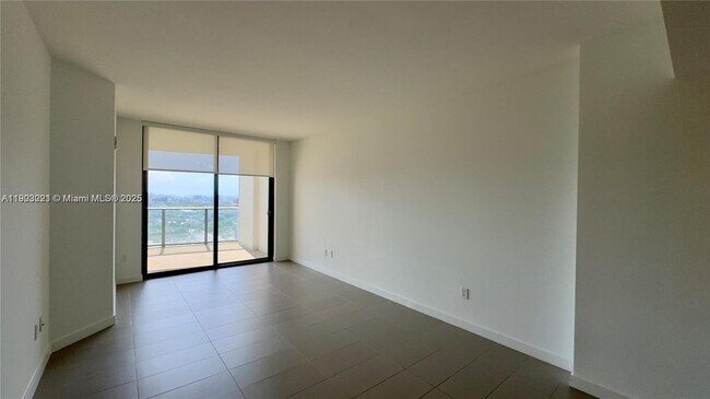 Building Photo - 1600 NE 1st Ave