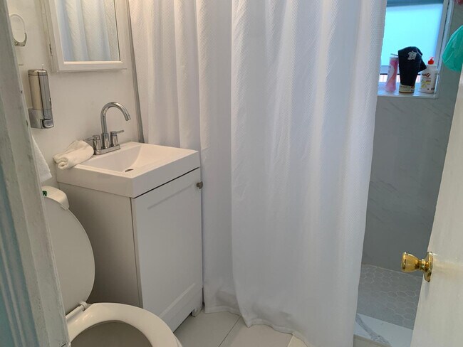 Foto del edificio - 2131 Arthur St