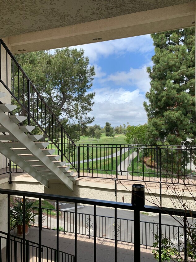 2392 Via Mariposa W Unit 2A, Laguna Woods, CA 92637 Condo for Rent in Laguna Woods, CA