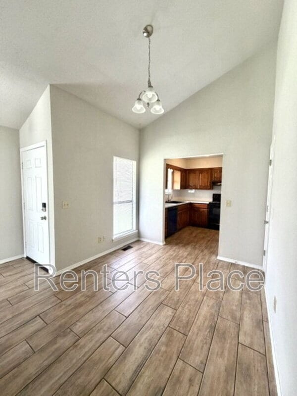 Foto del edificio - 1548 E 74th St