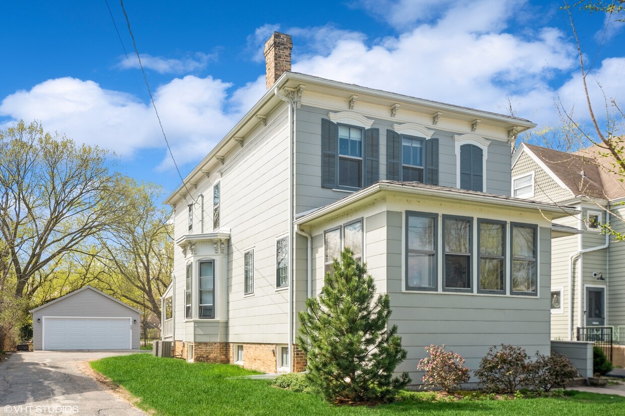 Primary Photo - 1937 Wilmette Ave