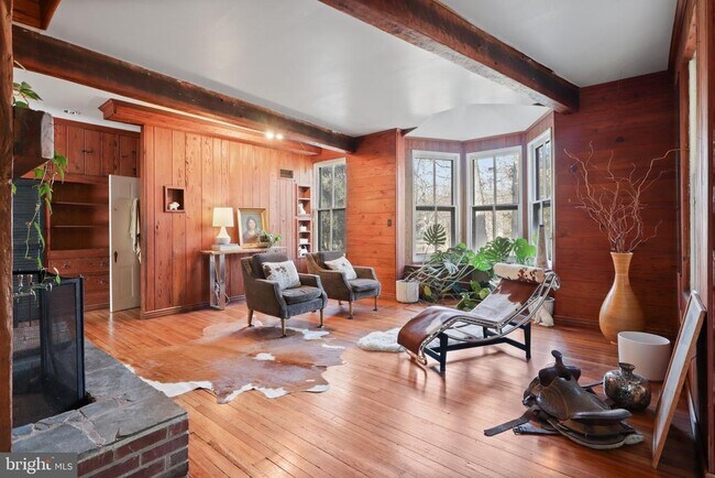 Building Photo - 206 Grove Ave
