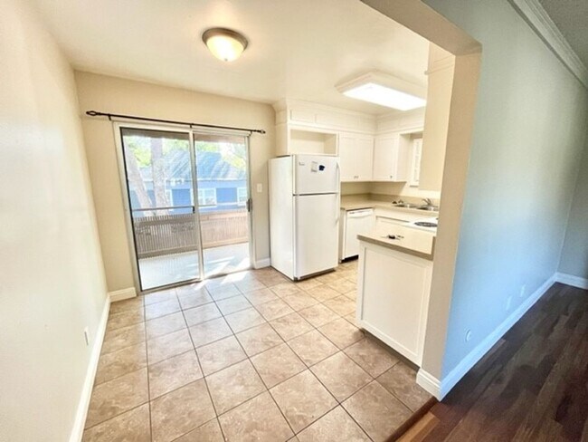 Interior Photo - 349 Oak St