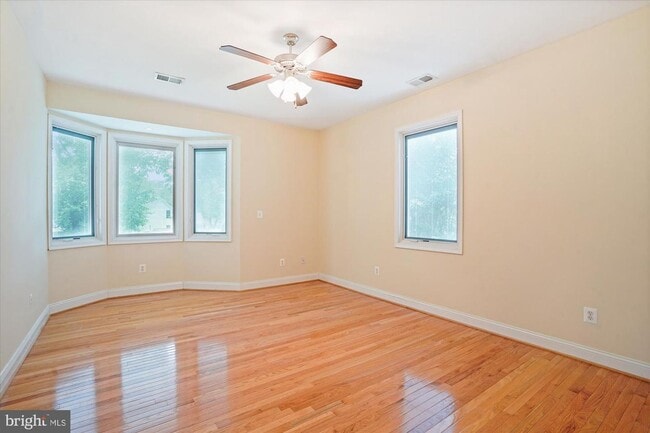 Foto del edificio - Available immediately!