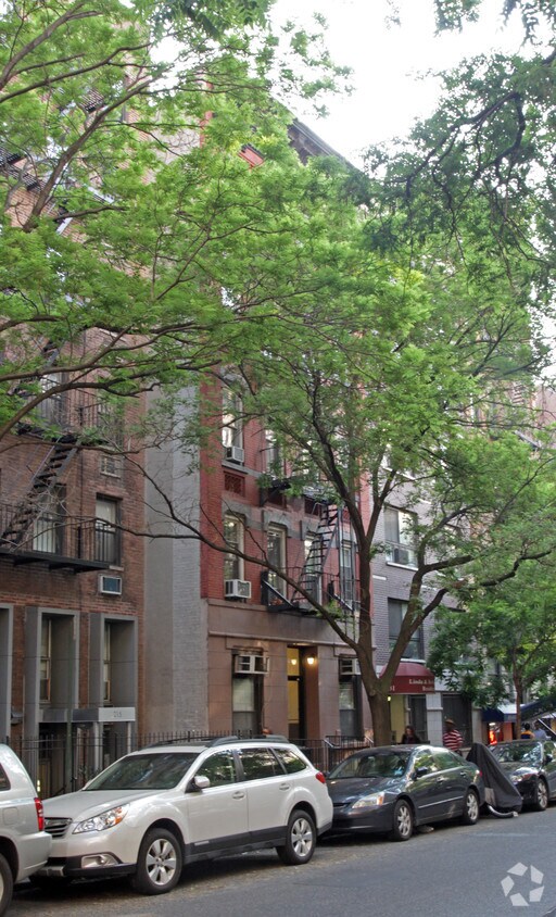 219 E 77th ¡St - 219 E 77th St
