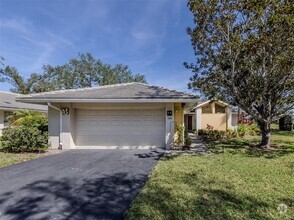 Building Photo - 268 Southampton Dr