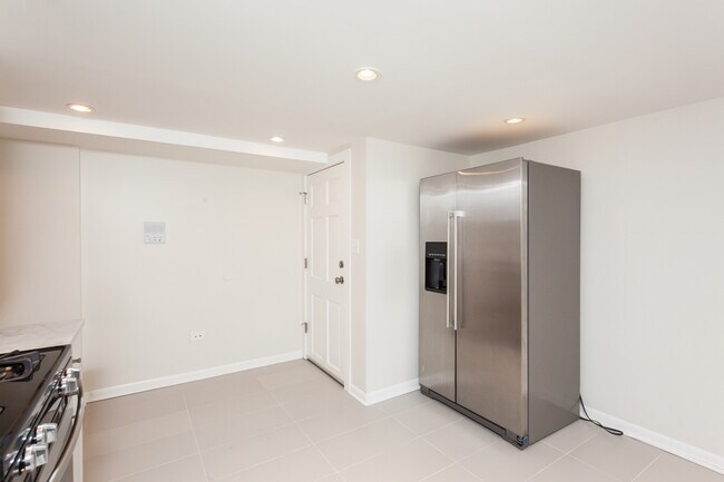 Foto del edificio - 3604 W Roscoe St