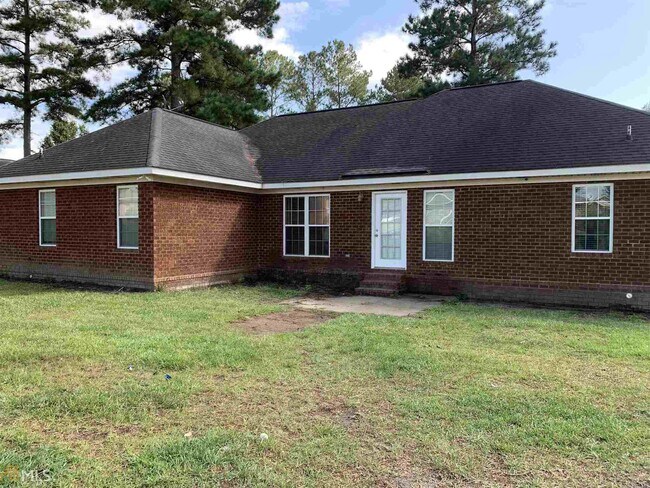 Building Photo - 809 Maple Dr