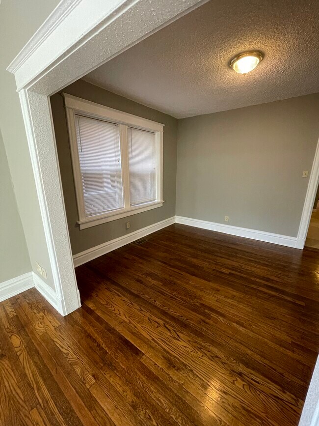 Foto del edificio - 3215 Halliday Ave