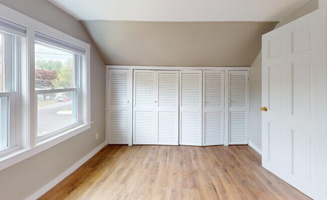 Foto del edificio - 55 Brentwood St