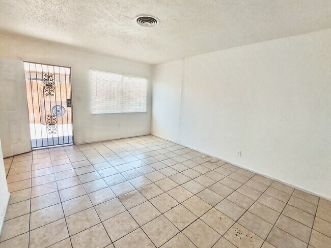 Foto del edificio - North Las Vegas Gem: 1-Bedroom, 1-bath Uni...