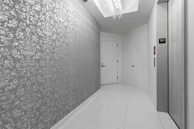 Foto del edificio - 851 NE 1st Ave