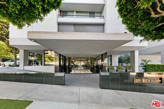 Foto del edificio - 1100 Alta Loma Rd