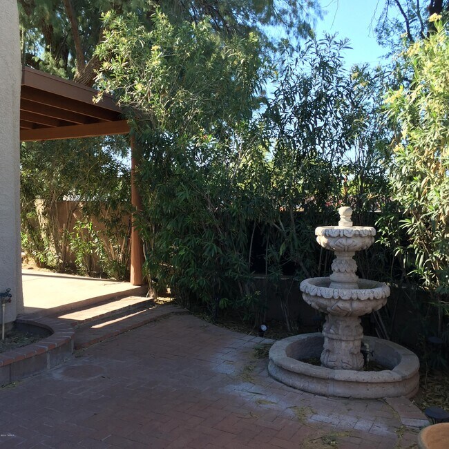 Foto del edificio - 3602 N Crest Ranch Dr