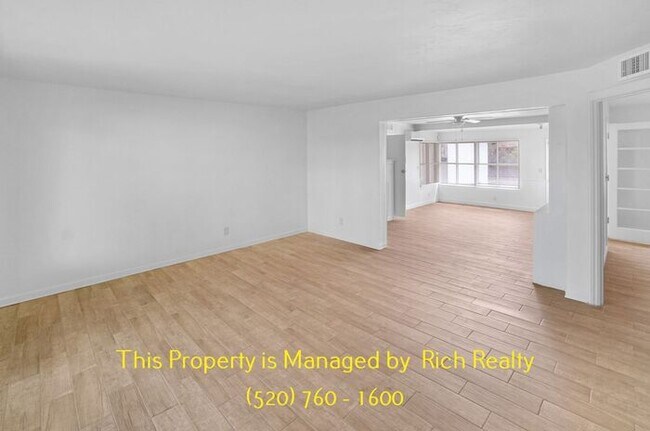 Building Photo - Gorgeous Spacious 4 Bedroom Home with a Ma...