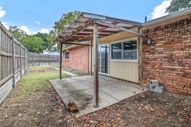 Photo - 4904 Watkins Dr House