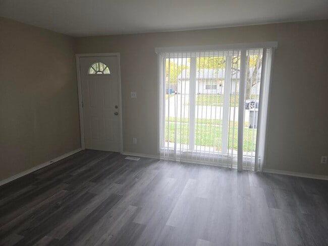 Building Photo - 7926 E 35th St