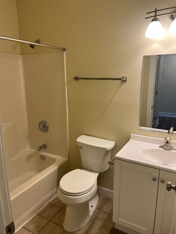 Building Photo - 512 Powers Ct