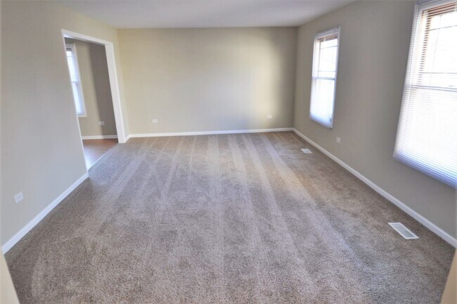 Building Photo - 1036 Walden Ct