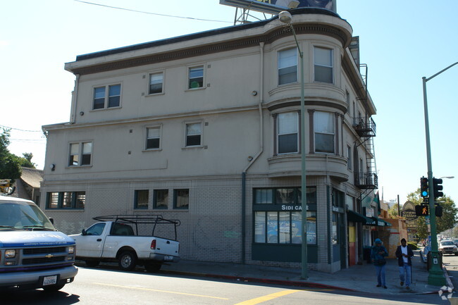 Foto del edificio - 2874-2882 Telegraph Ave