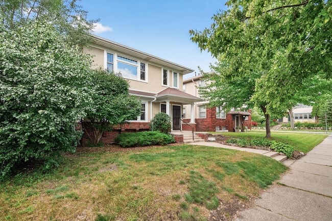 Building Photo - 3606 12th Ave S