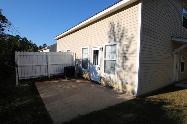 Building Photo - 2267 Pine Landing Ct