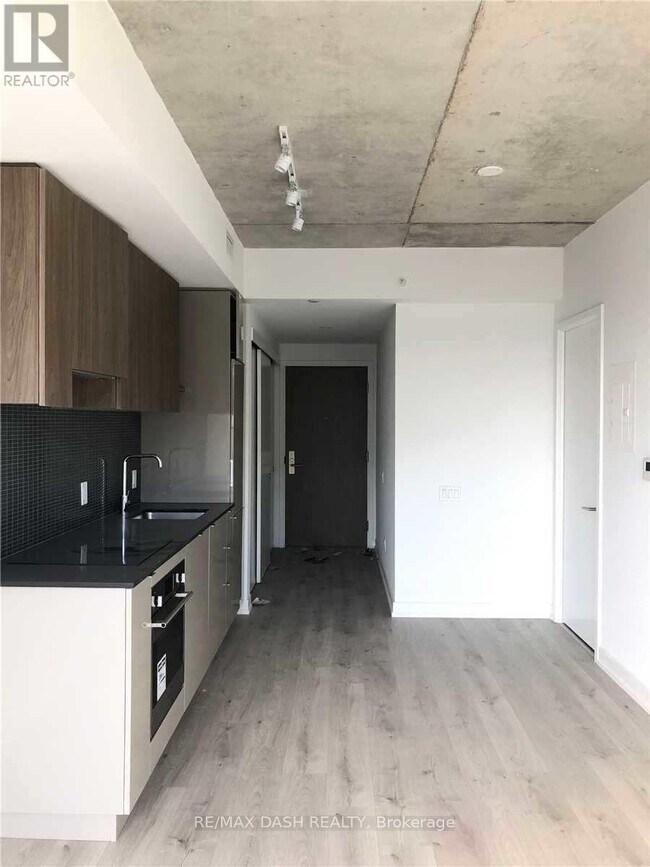 Photo du bâtiment - 161-4161 Roehampton Ave